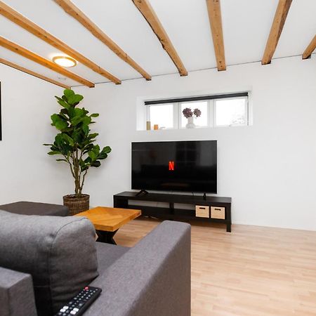 Moderne & Fuldt Udstyret Lejlighed M.Plads Til 4 Hojbjerg Bagian luar foto