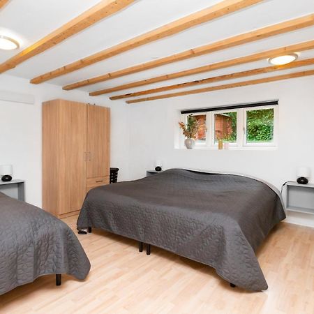 Moderne & Fuldt Udstyret Lejlighed M.Plads Til 4 Hojbjerg Bagian luar foto